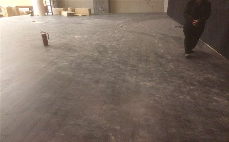 指接板運(yùn)動(dòng)體育地板怎么翻新？