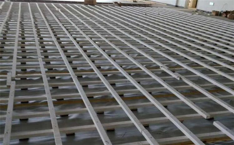 體育館木地板刷什么漆比較好?