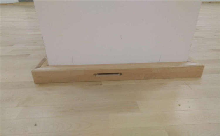 24厚體育場木地板如何維修