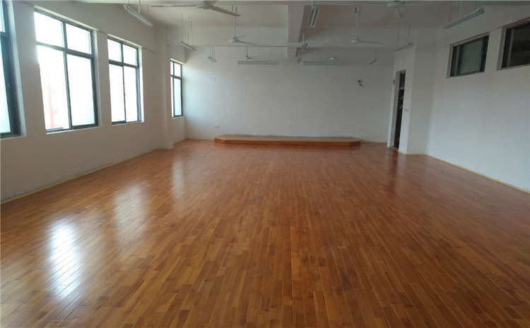 俄勒岡松舞臺運動木地板怎么翻新?