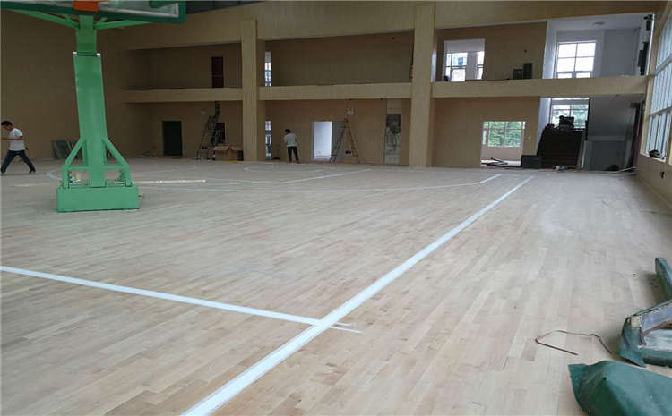 橡木運動木地板泡水的原因