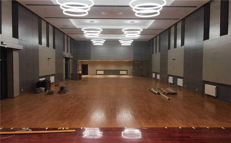 體育場(chǎng)木地板價(jià)格為什么差距大?