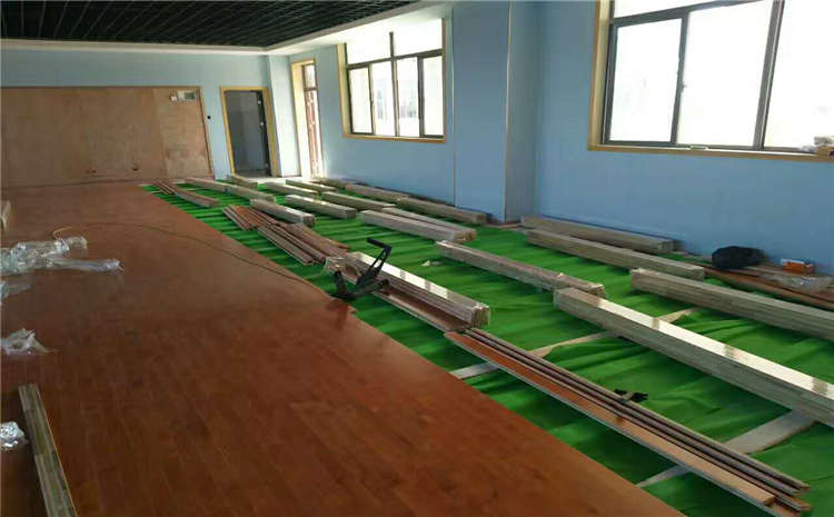 硬木企口風雨操場運動地板市場價格表