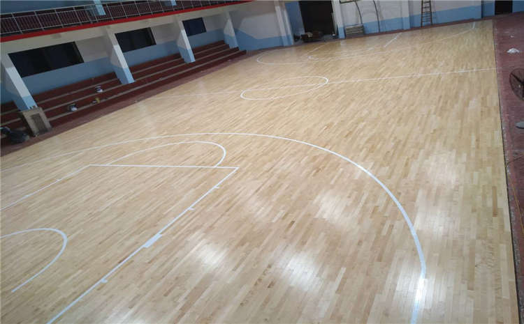 指接板體育館木地板怎么翻新?
