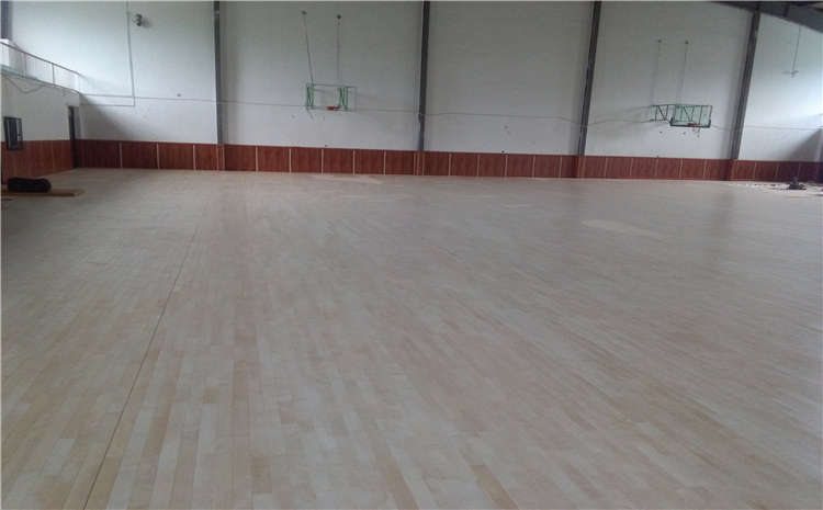 20厚籃球場(chǎng)木地板安裝工藝