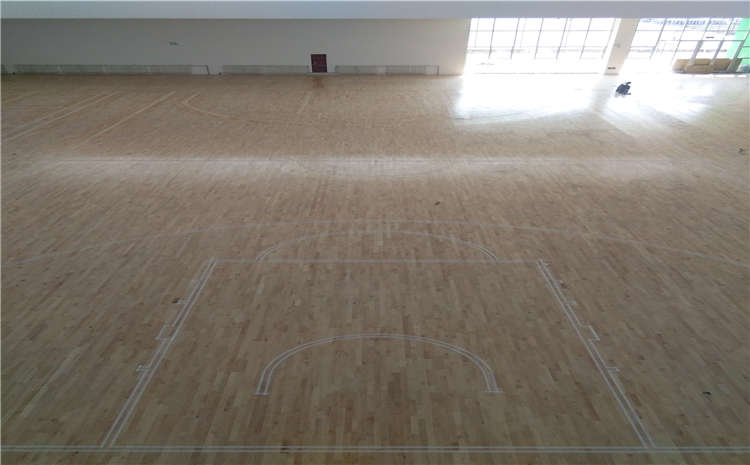 專業體育木地板是這樣的