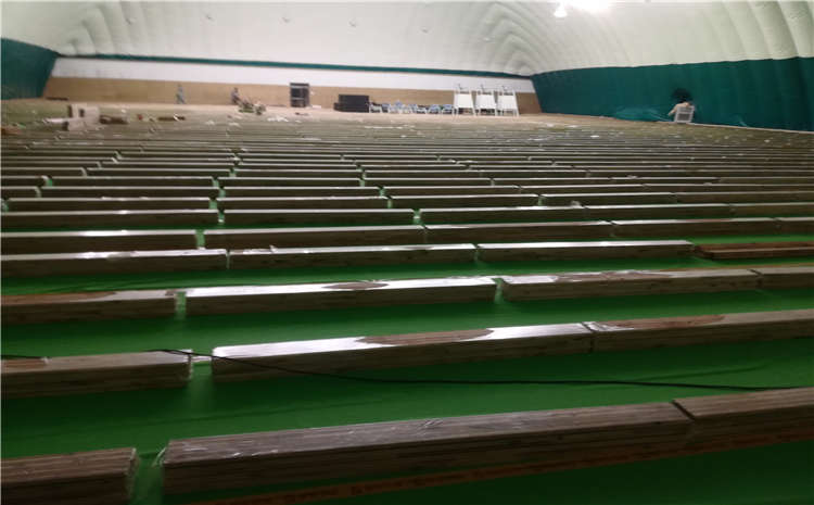 硬木企口體育場木地板劃痕怎么處理