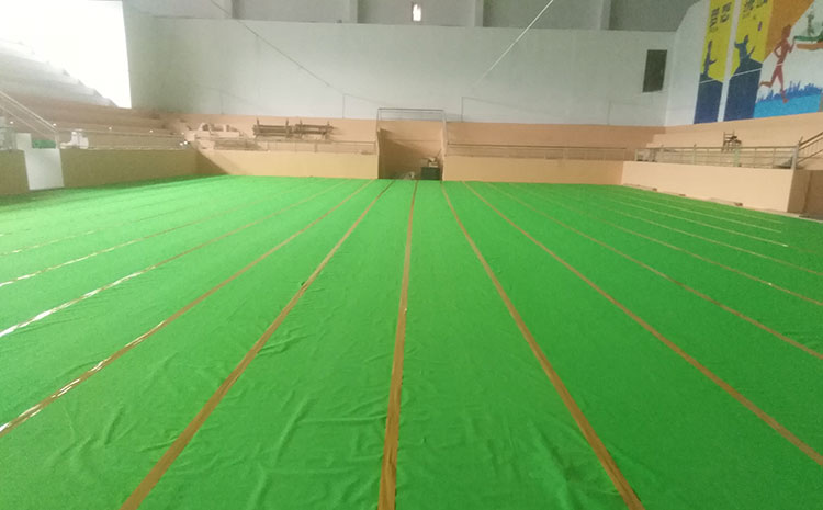 體育館木地板鋪裝要預(yù)留伸縮縫嗎?