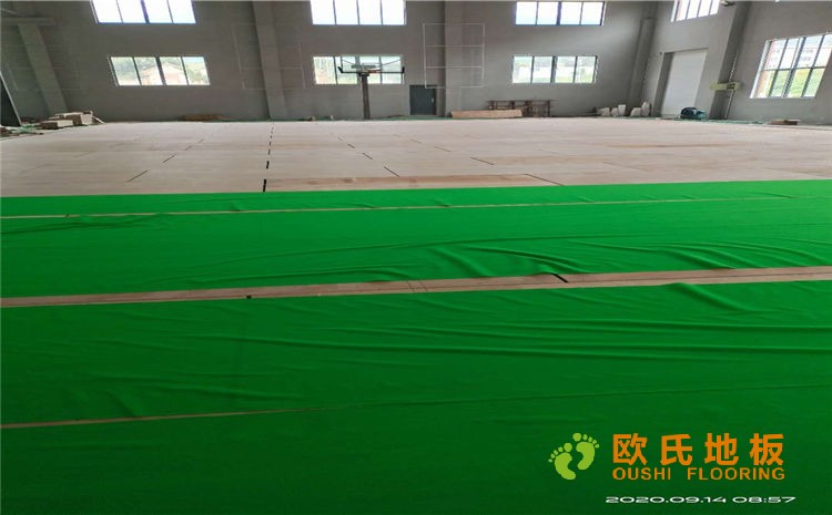 山東淄博市西域城籃球館雙層龍骨木地板項目