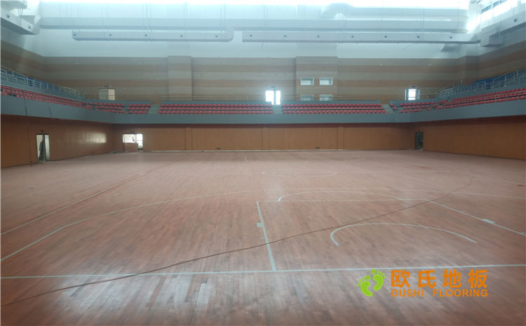 福建漳州市一職業(yè)學(xué)院體育館木地板案例 福建漳州市一職業(yè)學(xué)院體育館木地板案例