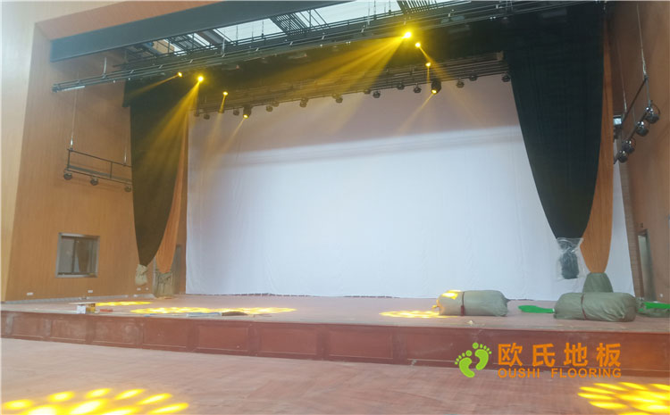 福建漳州市一職業(yè)學(xué)院體育館木地板案例 福建漳州市一職業(yè)學(xué)院體育館木地板案例