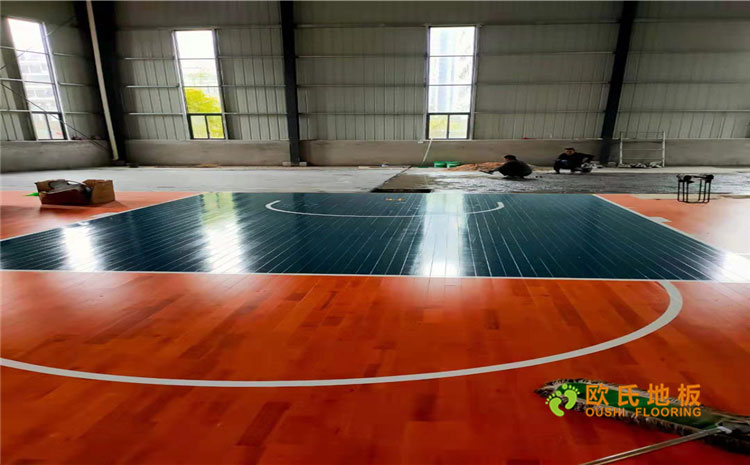 貴州銅仁體育館雙層龍骨結構木地板案例 貴州銅仁體育館雙層龍骨結構木地板案例